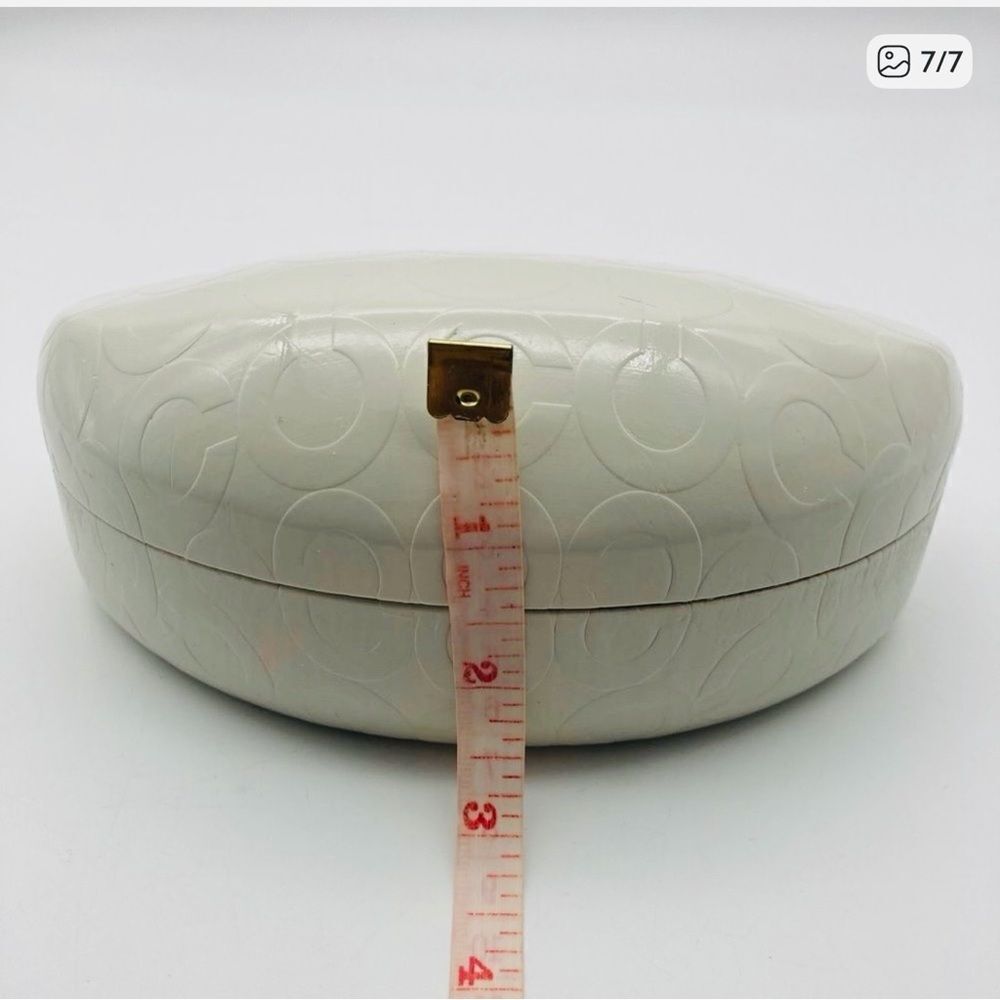 Coach Clamshell Logo Sunglasses White Case - Picture 6 of 7